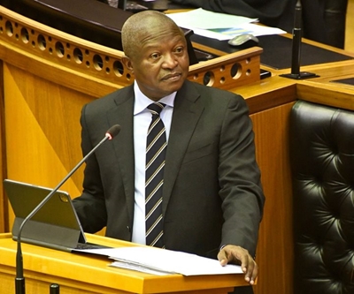 ‘How to address SA’: President ‘for a week’ Mabuza urged to end to curfew