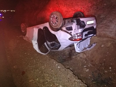 Polisievoertuig rol buite Oudtshoorn