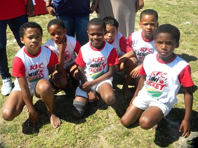 Mini-krieket, groot spelers