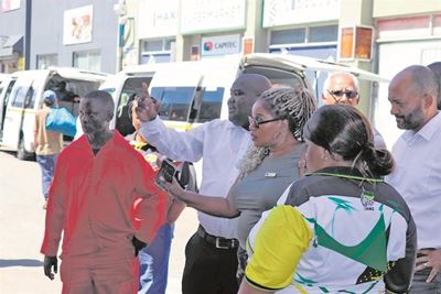 Municipal officials visit taxi rank