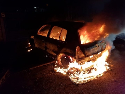 Car burns in Kinross, Mpumalanga, with man inside