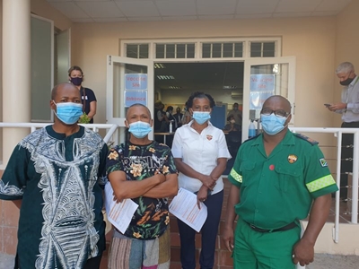 First health worker receives vaccine