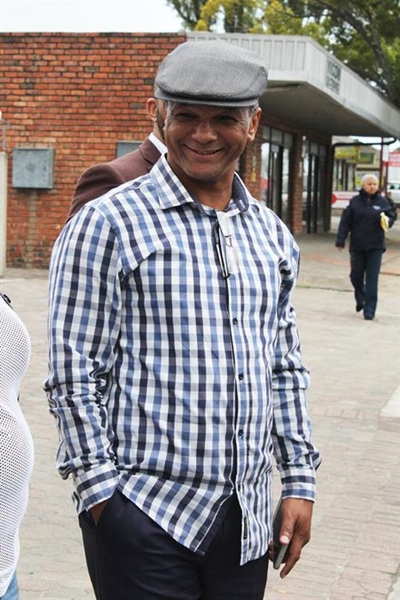 Rdl Cecil Noble se kragskuld op die spits gedryf