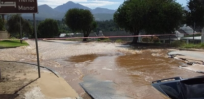 Safe escape when car submerges in sink hole