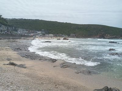 Herolds Bay beach temporarily closed