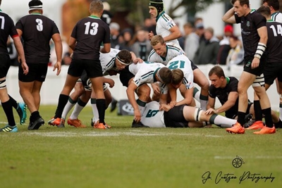 Marlow klop pearson op die rugbyveld