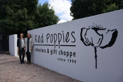Red Poppies Interiors: ‘n Tuiste vir styl