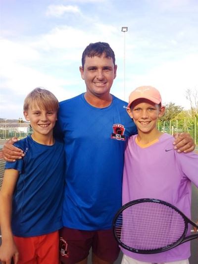 Knysna's stellar tennis double