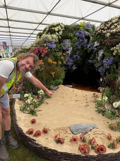 Wild fox drinks Rooibos at Chelsea Flower show