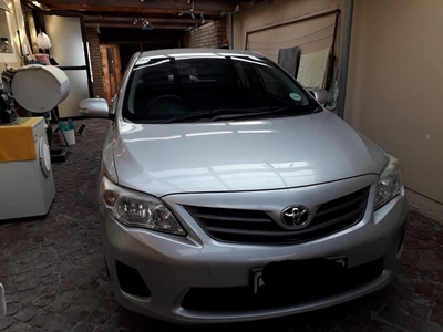 Car hijacked in broad daylight