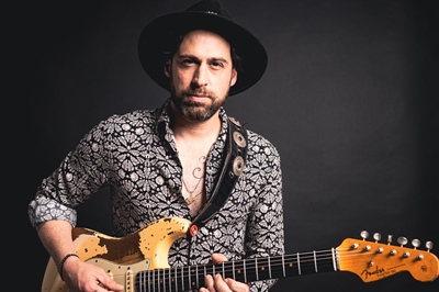 Bone-rattling Dan Patlansky launches album in Knysna