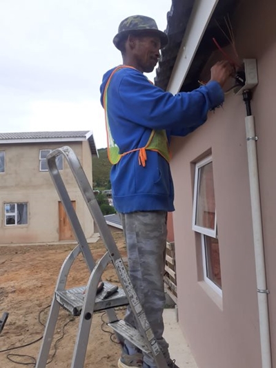 Hornlee residents welcome electrification of new RDP houses