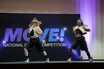 Knysna teens dance their way to Disney parade