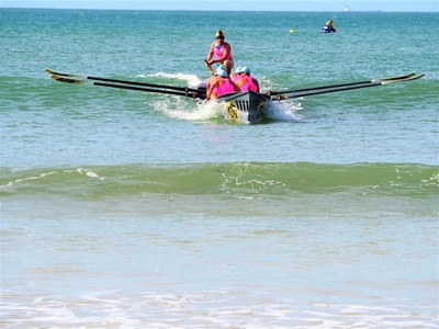 Cheers for Knysna surfboat crew