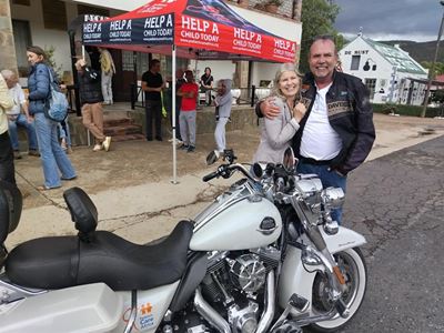 Motorfietsrit bring R130 000 vir Caleb