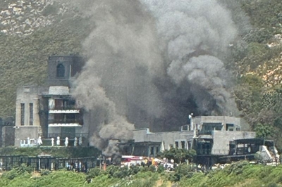 400 people rescued after fire breaks out at Table Mountain cableway