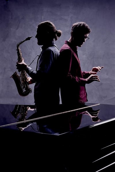 Saxophone, piano and all things France