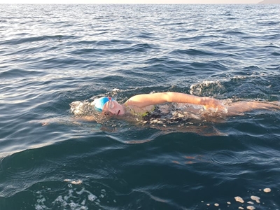 Swimmer sets amazing world record