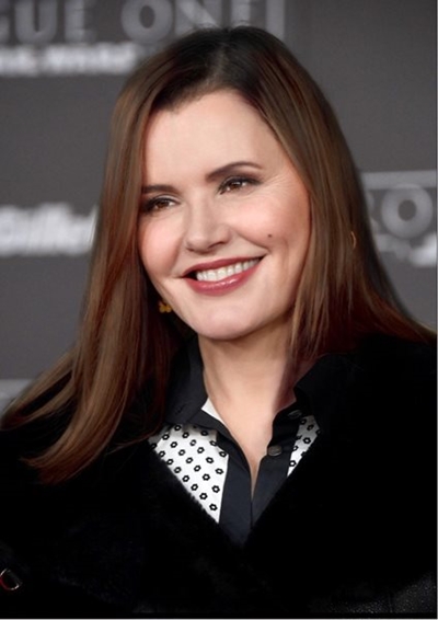 Lack of female directors in Hollywood an ’embarrassment’ – Geena Davis