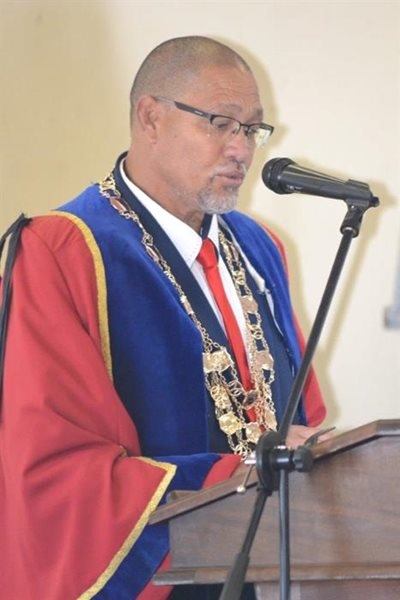 Oudtshoorn burgemeester gaan bedank