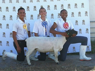 Hoër Landbouskool Oakdale presteer by jeugskou