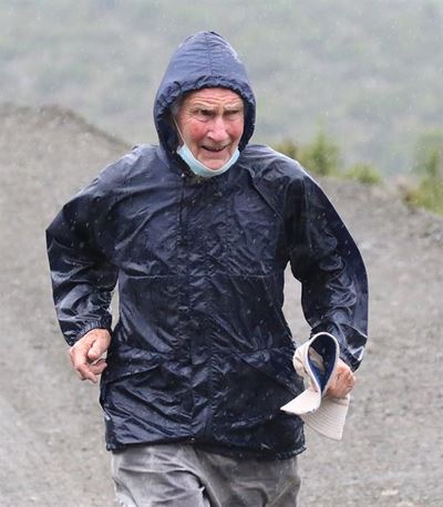 11 Diehards face the rain