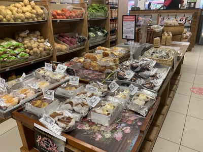 Businessman gives shelf space to local producers