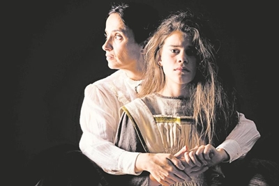 Annie en Helen debuteer by KKNK