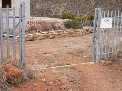 Roofless reservoir an open question