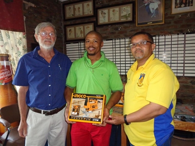 Locals golfers beat the heat