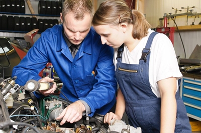 Target of 11 300 jobs for apprentices