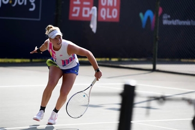 Tennisroem wink vir Heike
