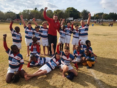 Laer Volkskool meet kragte teen Cradock Voorbereidingskool