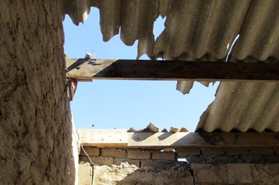 Halfgeboude huis kopseer vir bure