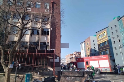 Ramaphosa’s promise of aid to Joburg CBD fire victims draws mixed reactions 