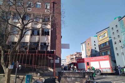 Ramaphosa’s promise of aid to Joburg CBD fire victims draws mixed reactions 