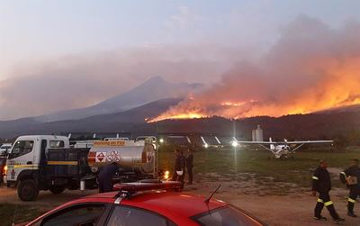 Moss firefighters battle George fires