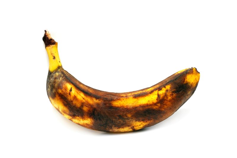 eating bananas with dark spots
