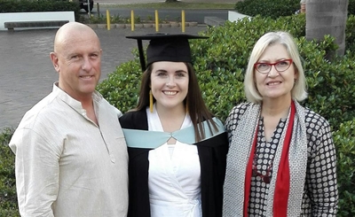 Nieu-Bethesda blooms with graduates