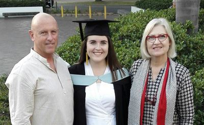 Nieu-Bethesda blooms with graduates