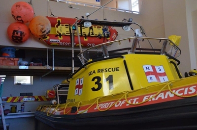 Du-dum… Du-dum… Bathers beware!