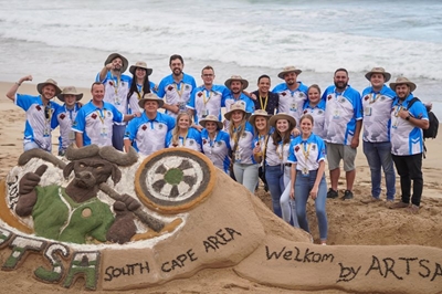 Round tablers kom in Mosselbaai saam