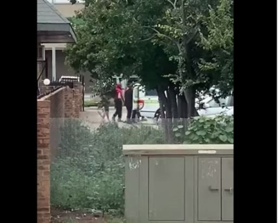 WATCH: ‘Cops’ allegedly ‘deliver booze’ to residents 