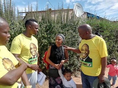 Adjunkminister besoek Oudtshoorn