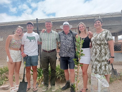Matriekbaai skenk 2 000 bome aan Mosselbaai