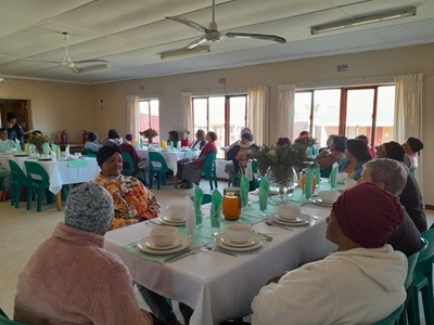 Soetefontein senior burgers bekoor op Vrouedag