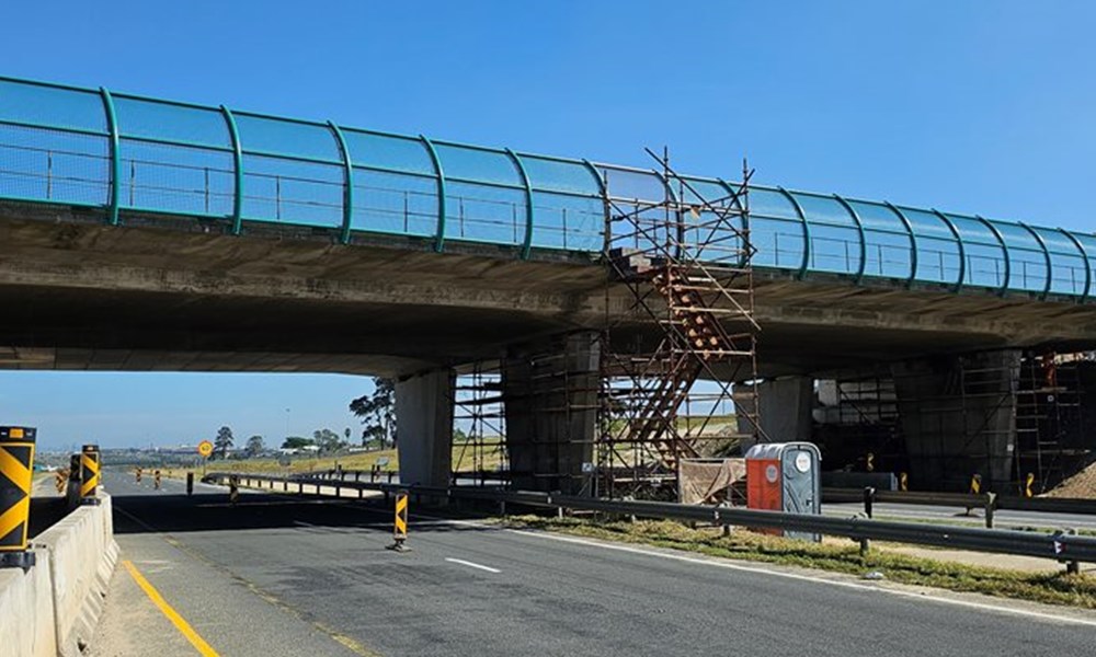 Transport Minister visits Themba Bridge project