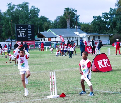 KFC Mini-Krieket vier 40ste verjaarsdag