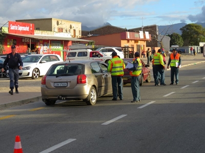 Traffic cops conduct roadblocks