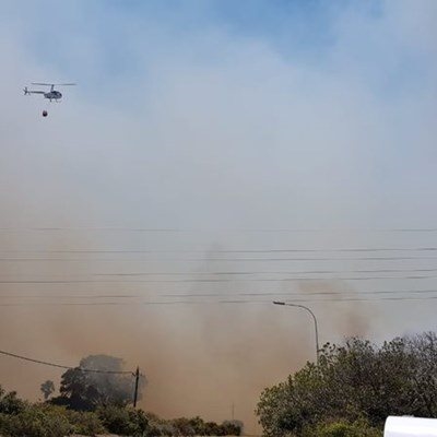 R328 gesluit weens brand